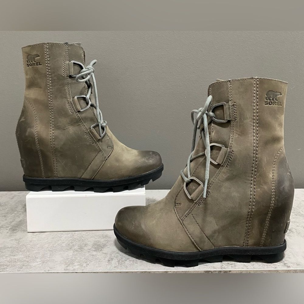 Sorel Women's Joan of Arctic Wedge II waterproof ankle boots leather Size 6.5